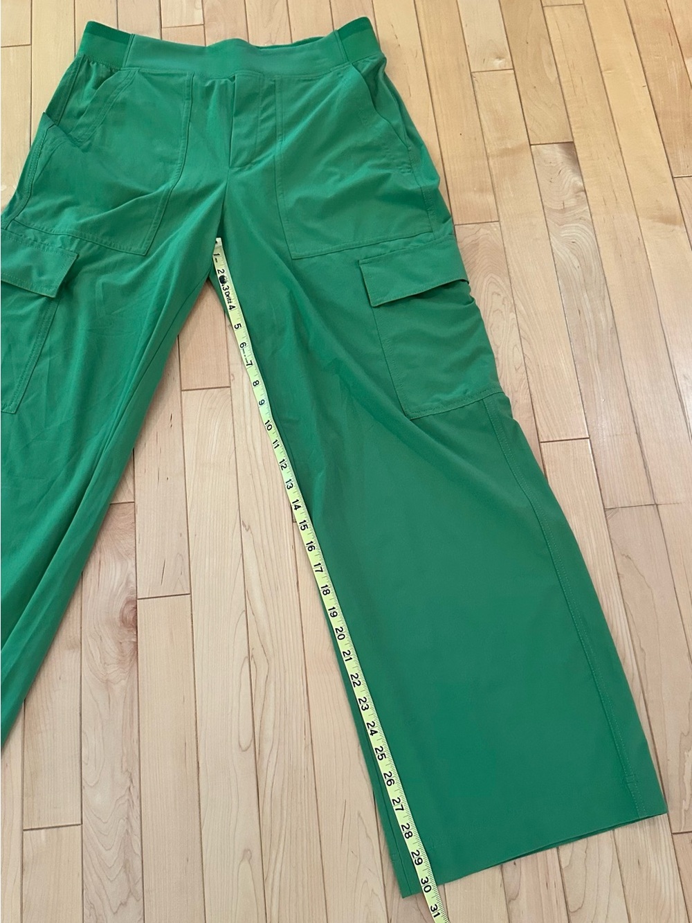 Athleta Brooklyn Heights High Rise Cargo Pant, Wide Leg, Baja Green; EUC, Sz. 8 - Picture 10 of 15